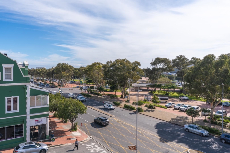 2 Bedroom Property for Sale in Green Point Western Cape